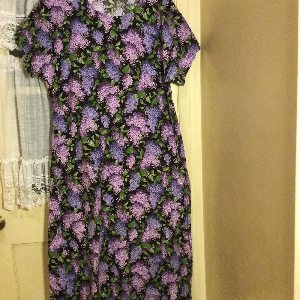 Black Lounger with Lavender Flowers